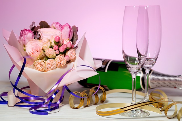 Flower-Delivery-Services-for-Couples-Celebrating-Their-Anniversary