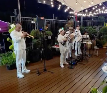Royal-Garden-Band-Stage-v2